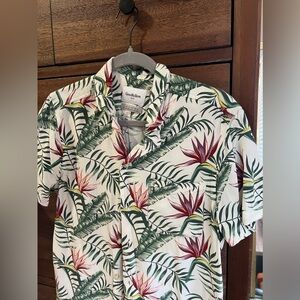 Goodfellow men’s Hawaiian print, short sleeve button down shirt. Size S